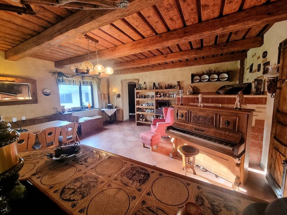 Rustikale Bar und Speisesaal 