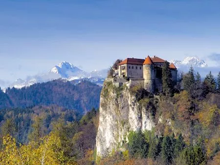 Burg von Bled mit Blick auf den Bleder See, Nationalpark Triglav