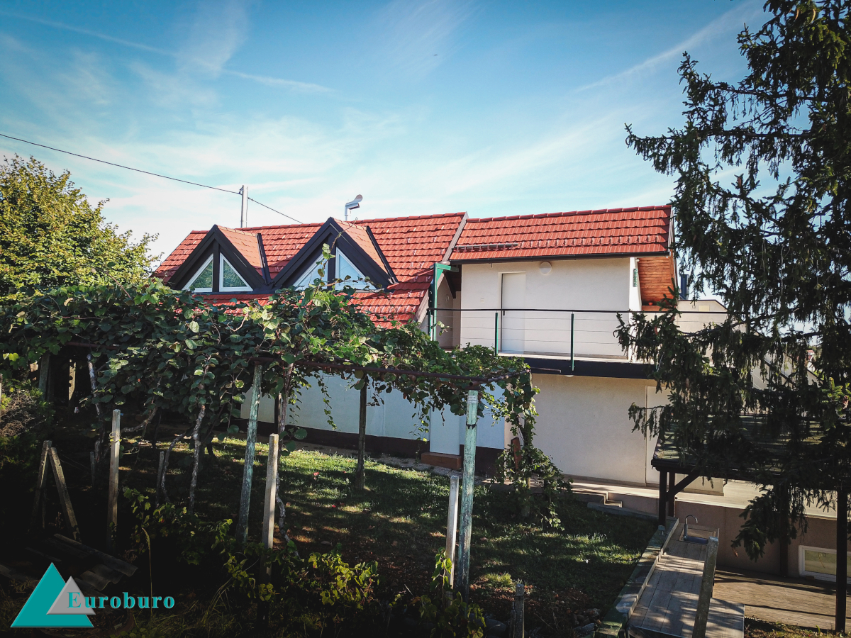 Seitenansicht des Hauses von Norden