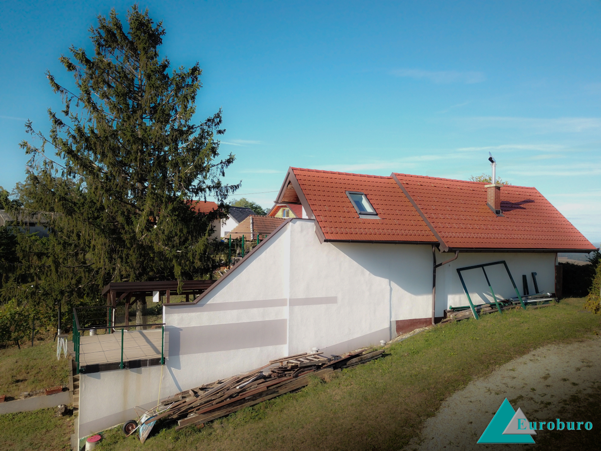 Seitenansicht des Hauses von Süden