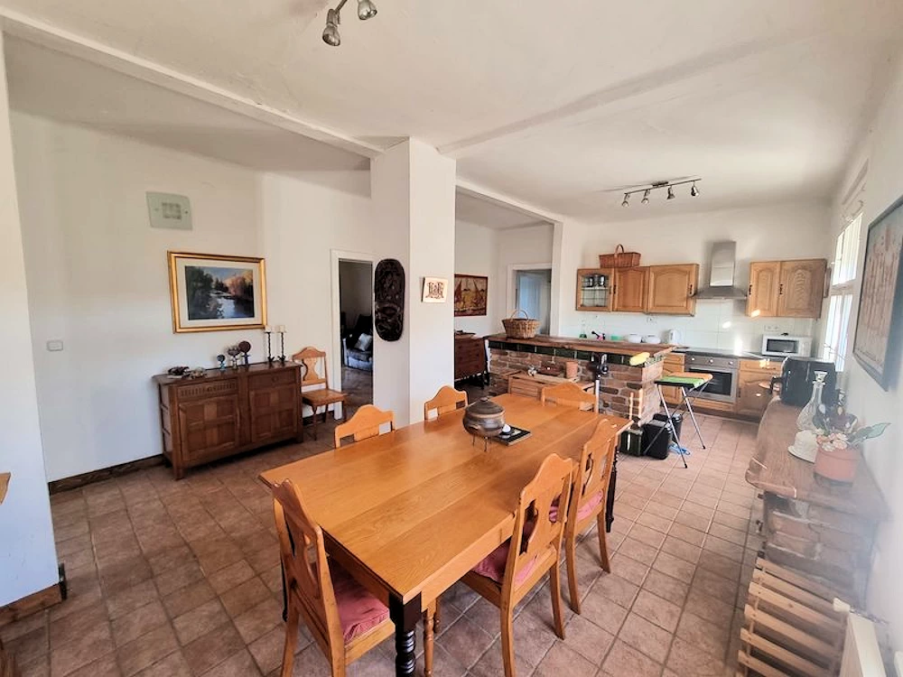 Küche und Essbereich